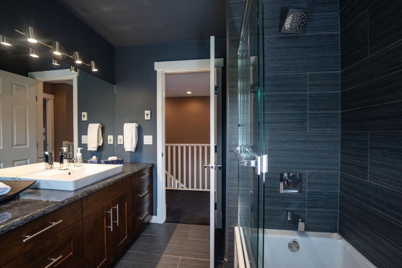 Aspen Lodge By Revelstoke Vacations Exterior foto